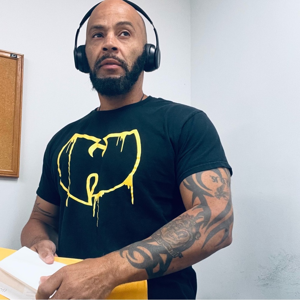 Wu - tang logo tee by Undefeated Energy